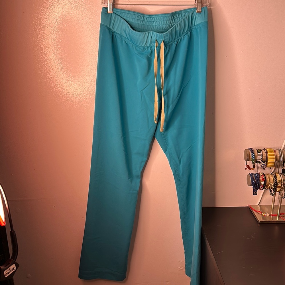 Teal Figs scrub pants. Size Medium. Teal